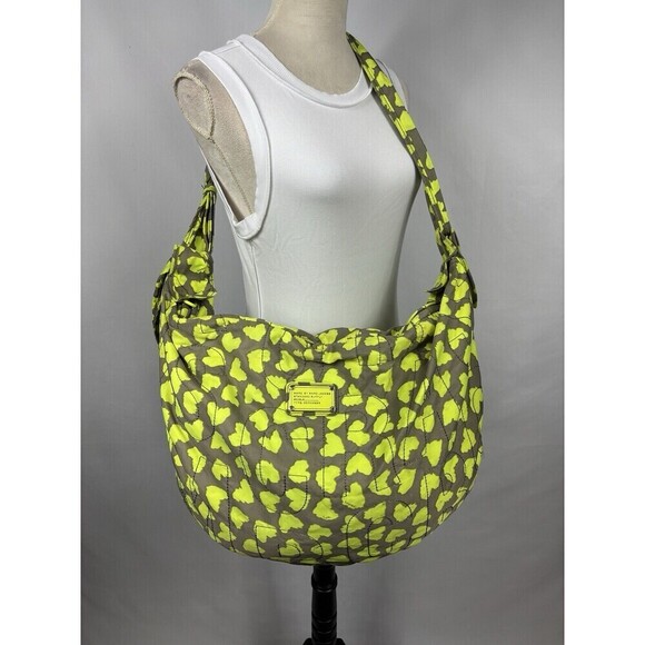Marc by Marc Jacobs Crossbody Sling Hobo Bag Fluorescent Yellow Grey Heart Print - Picture 15 of 15